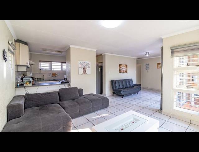 3 BEDROOM TOWNHOUSE FOR SALE IN WINCHESTER HILLS